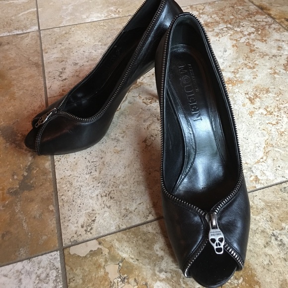 alexander mcqueen skull heels